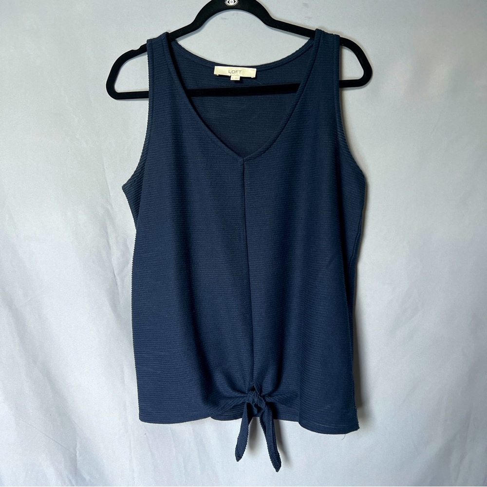 LOFT Sleeveless Ribbed V-neck tank top with front tie hem (size M)